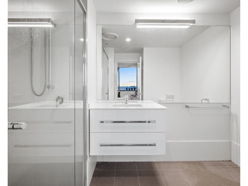 10606/300 Old Cleveland Road, Coorparoo QLD 4151