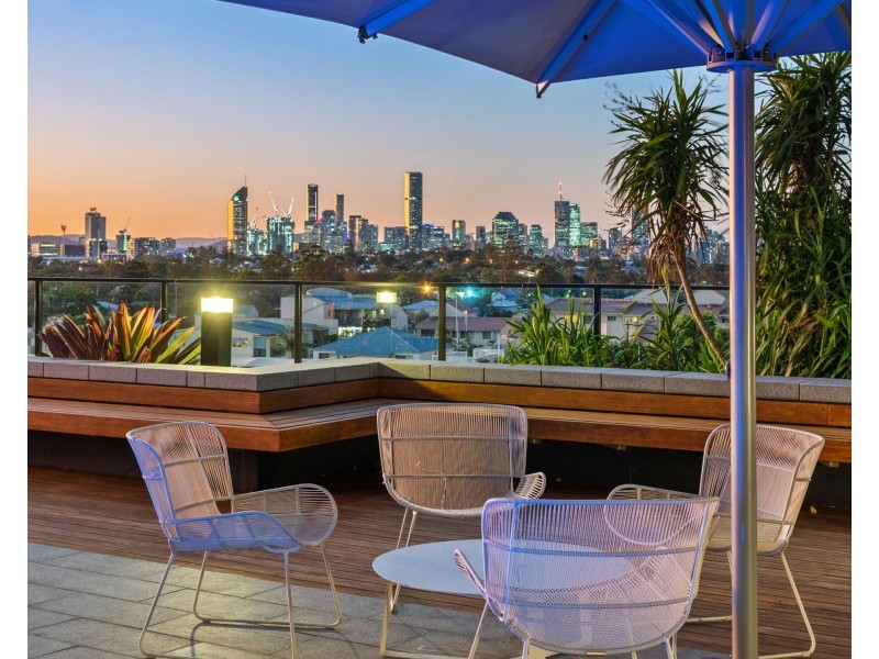 10606/300 Old Cleveland Road, Coorparoo QLD 4151