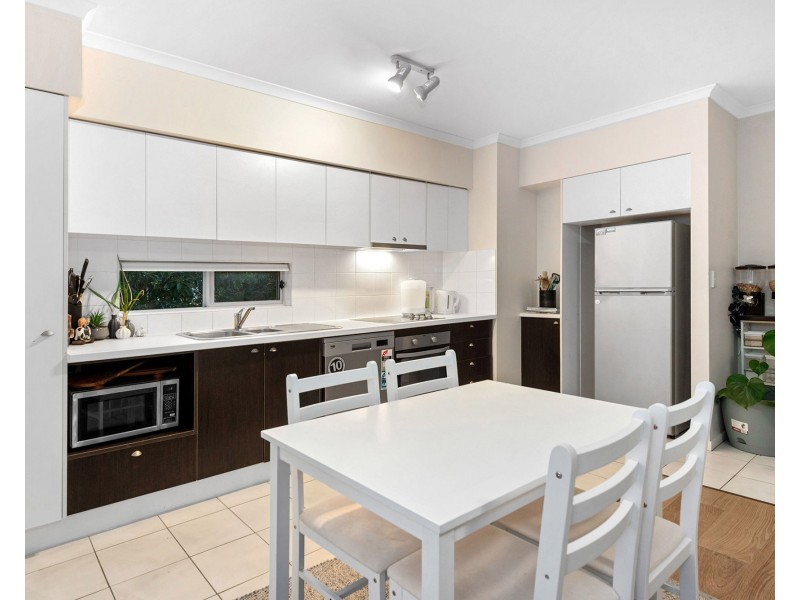 208/18 Richmond Road, Morningside QLD 4170