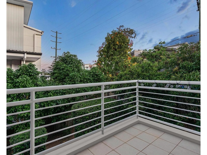 208/18 Richmond Road, Morningside QLD 4170