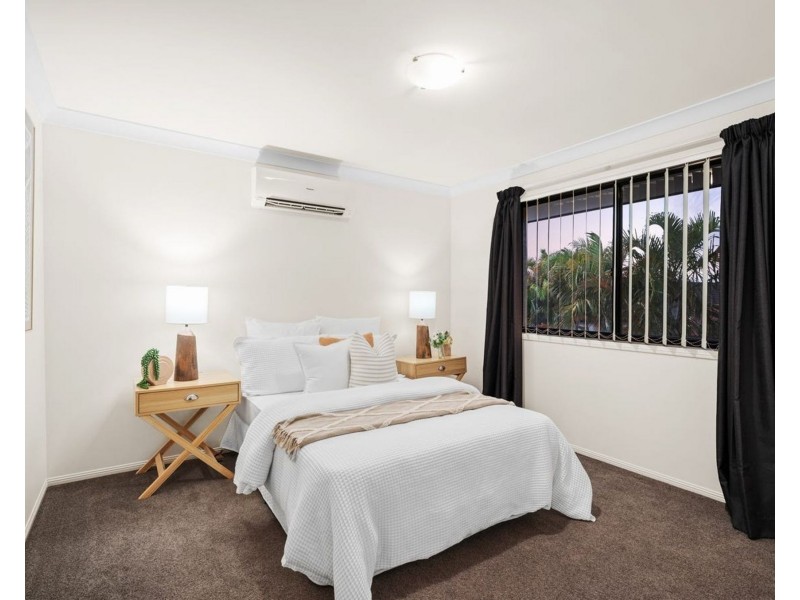 76 Kirra Place, Carindale QLD 4152