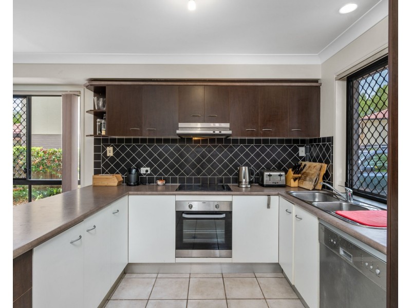 9/7 Nev Close, Wishart QLD 4122