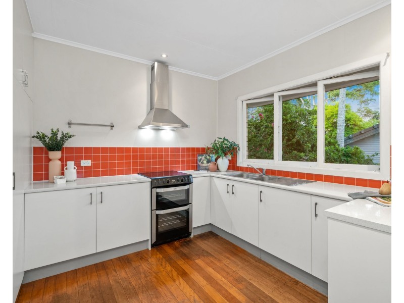 1654 Creek Road, Carina QLD 4152