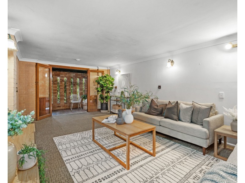 1654 Creek Road, Carina QLD 4152