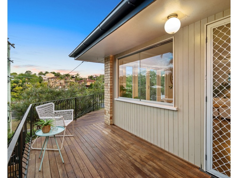 1654 Creek Road, Carina QLD 4152