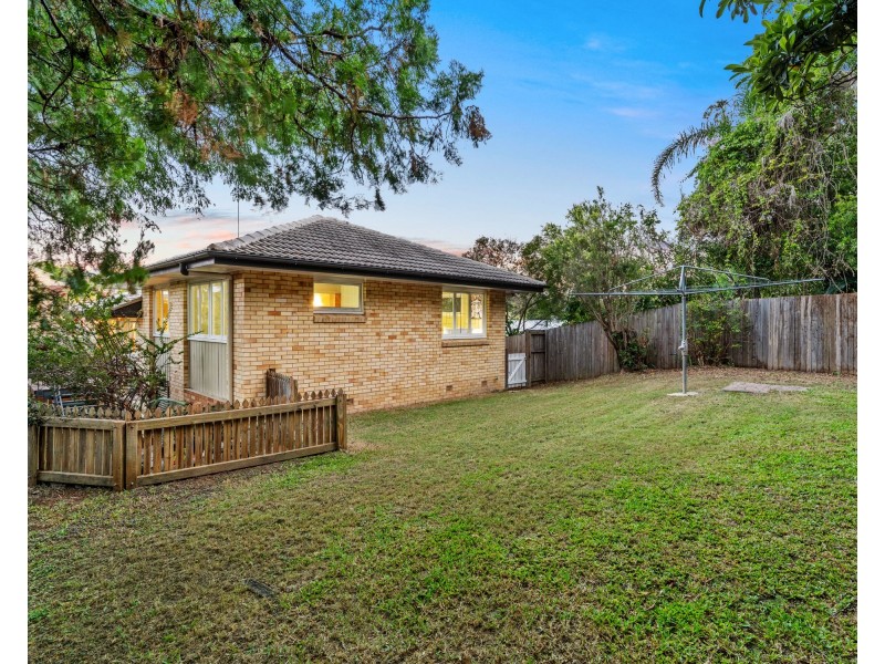 1654 Creek Road, Carina QLD 4152