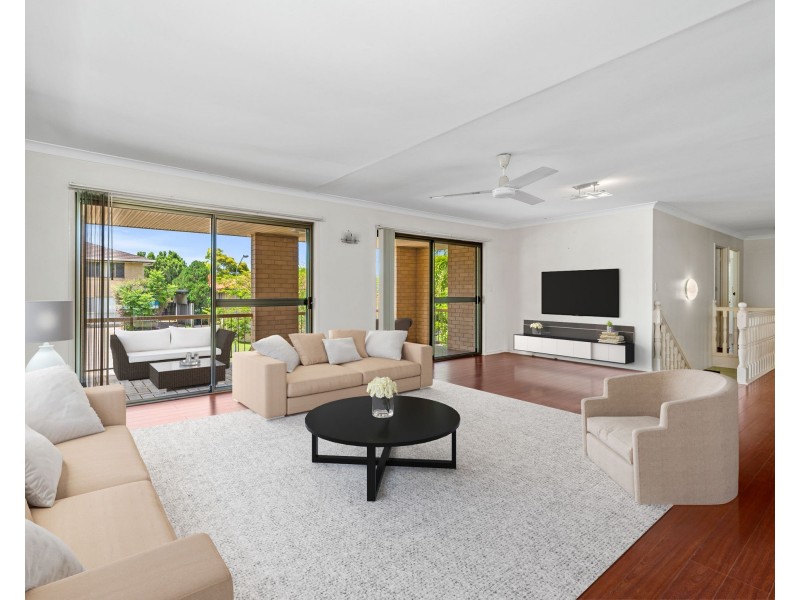 27 Kenora Street, Mansfield QLD 4122