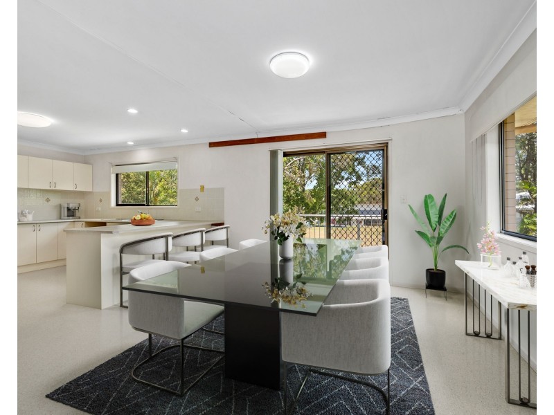 27 Kenora Street, Mansfield QLD 4122