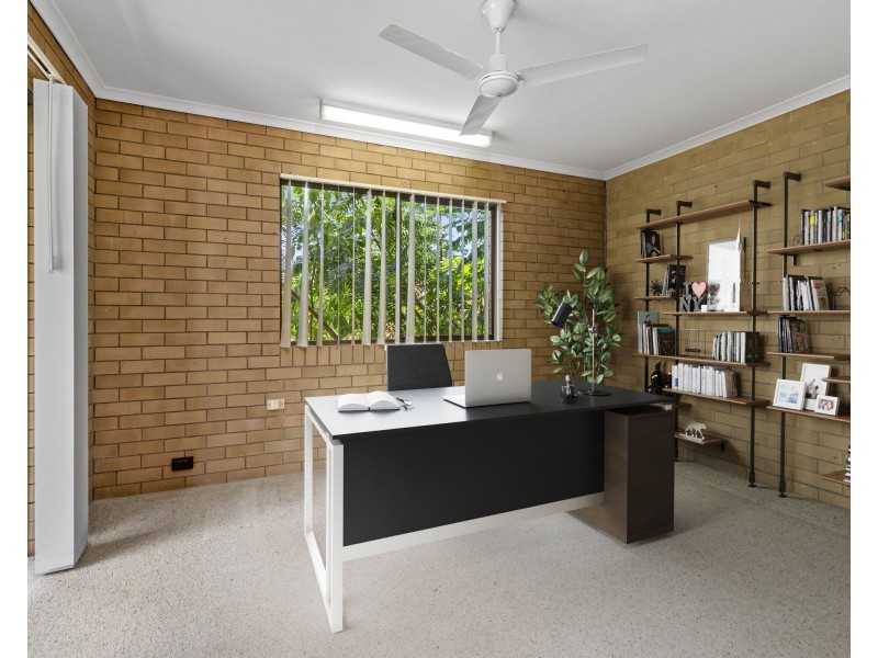 27 Kenora Street, Mansfield QLD 4122