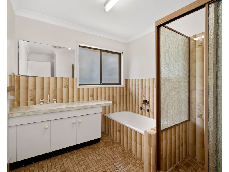 27 Kenora Street, Mansfield QLD 4122