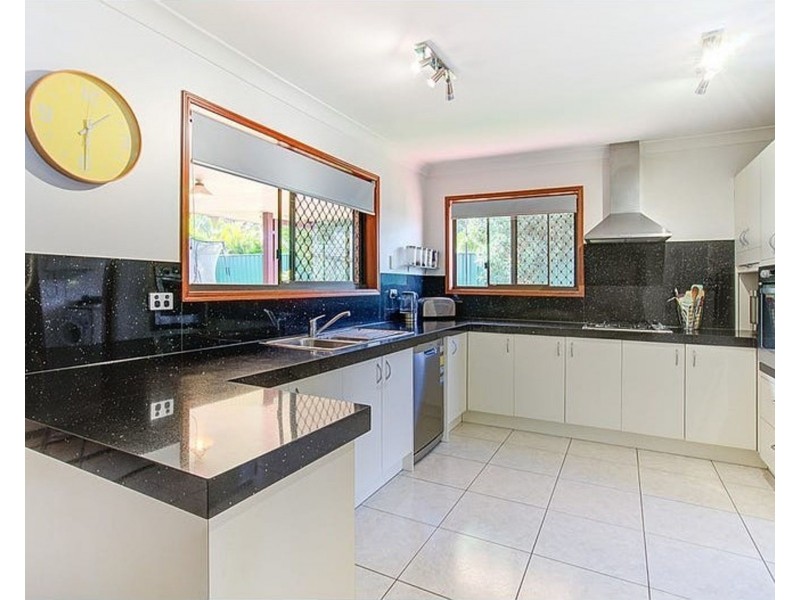80 Cadogan Street, Carindale QLD 4152