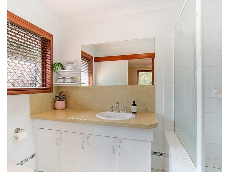 80 Cadogan Street, Carindale QLD 4152