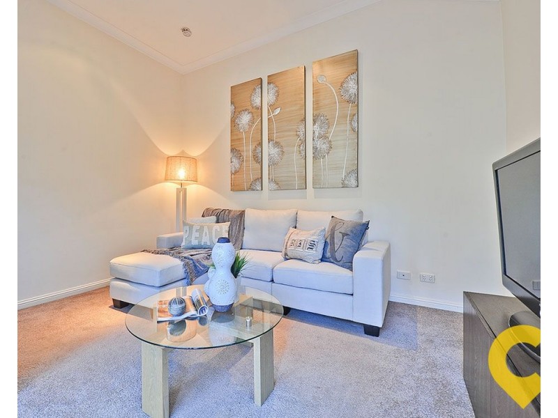 19 Water Street, Red Hill QLD 4059