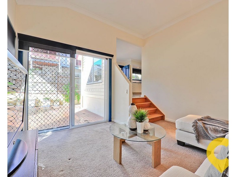 19 Water Street, Red Hill QLD 4059