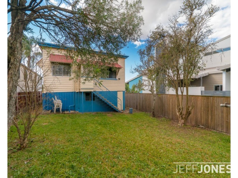 4 Nelson Street, Dutton Park QLD 4102