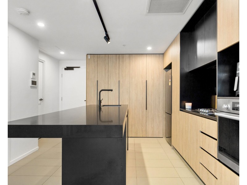 902/19 Deshon Street, Woolloongabba QLD 4102