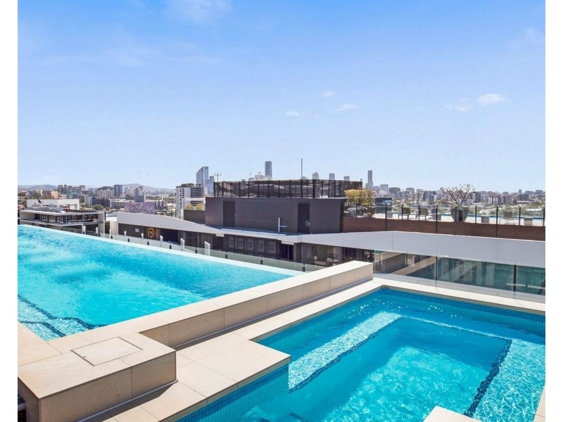 902/19 Deshon Street, Woolloongabba QLD 4102