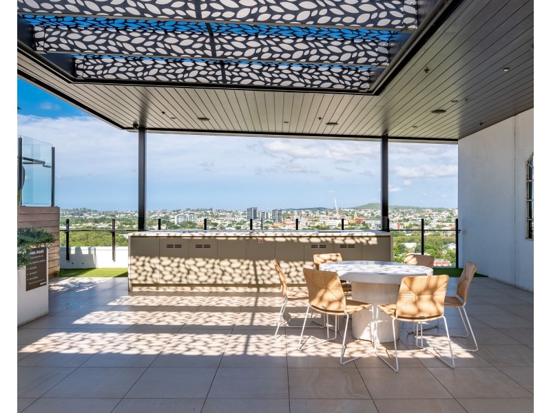 902/19 Deshon Street, Woolloongabba QLD 4102