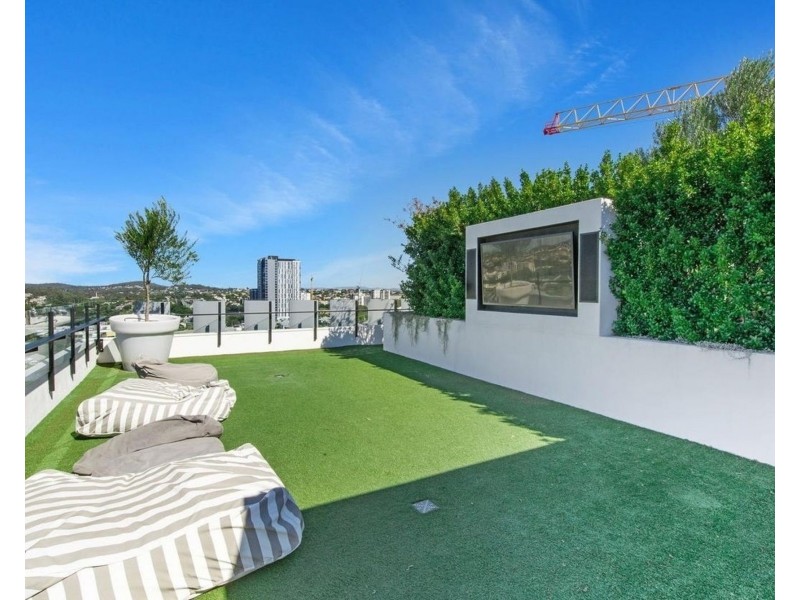 902/19 Deshon Street, Woolloongabba QLD 4102