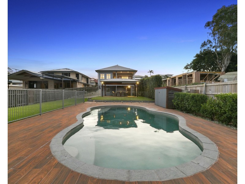 10 Olinda Street, Carina QLD 4152