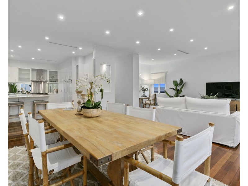 10 Olinda Street, Carina QLD 4152