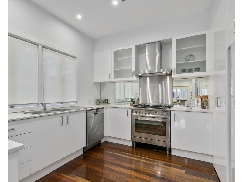 10 Olinda Street, Carina QLD 4152