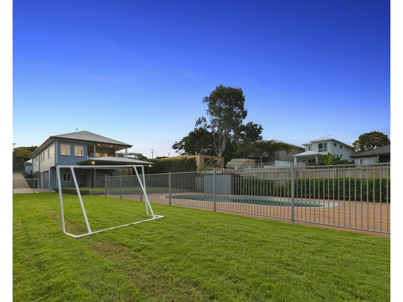 10 Olinda Street, Carina QLD 4152