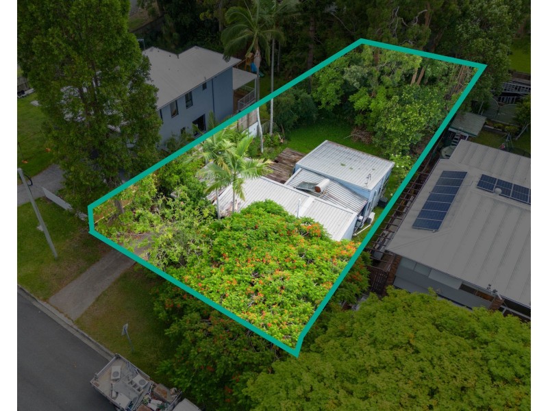 4 Nealdon Street, Holland Park QLD 4121