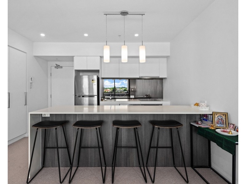 10809/300 Old Cleveland Road, Coorparoo QLD 4151