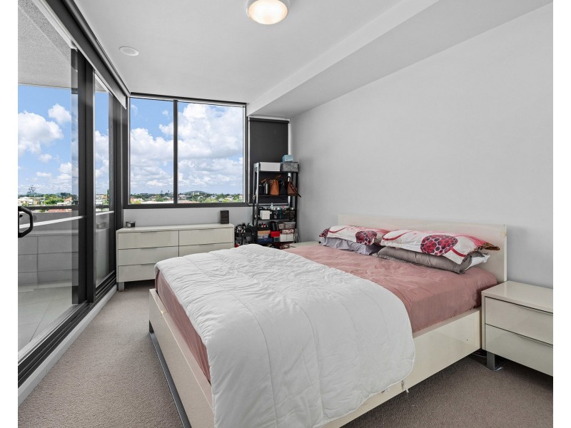 10809/300 Old Cleveland Road, Coorparoo QLD 4151