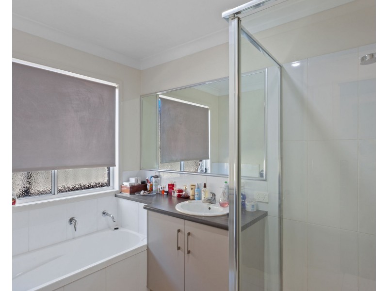 4/10 Sunning Street, Kearneys Spring QLD 4350