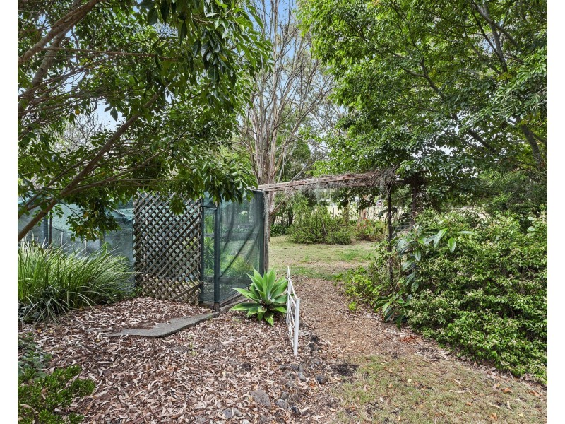 8 Darling Street, Drayton QLD 4350