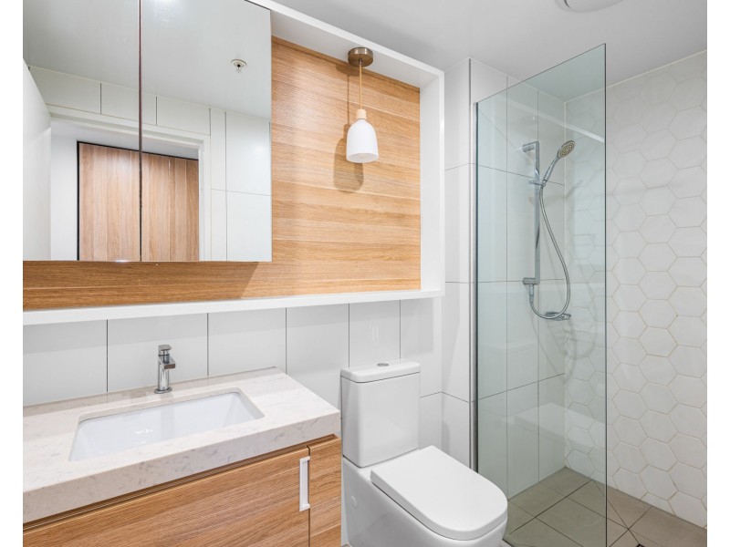 801/17 Deshon St, Woolloongabba QLD 4102