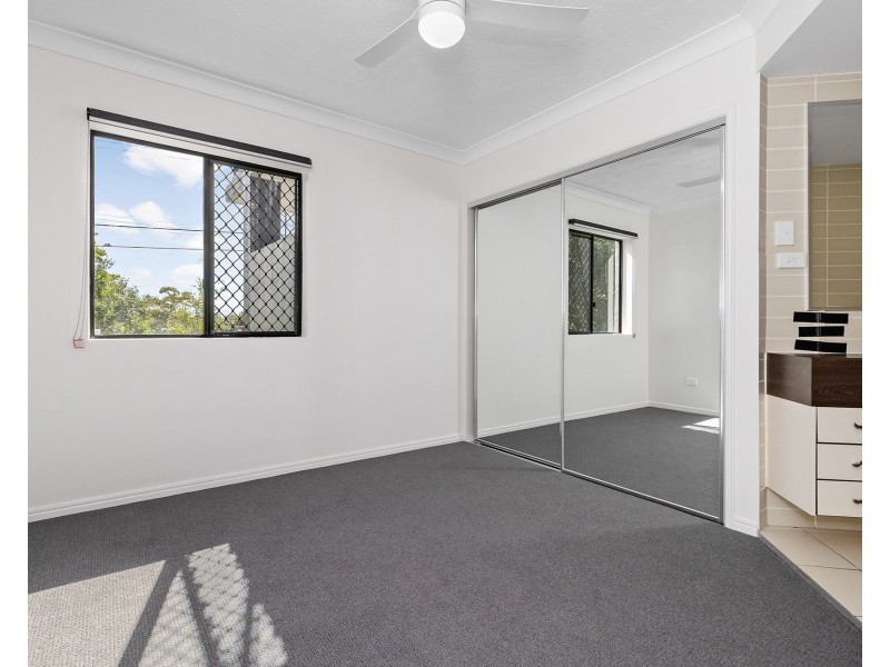 4/1 Sylvia Street, Camp Hill QLD 4152