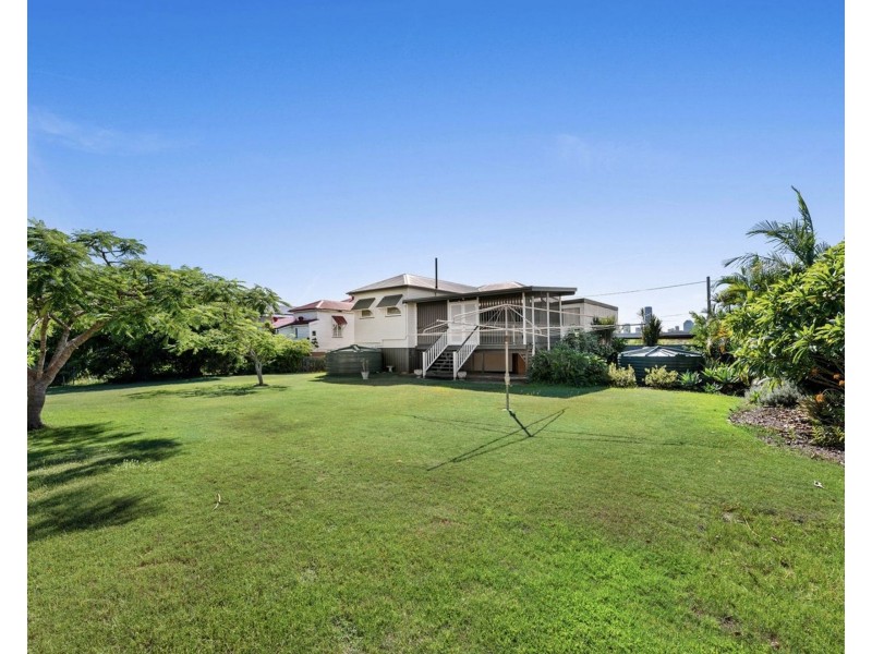 17-21 Tenth Avenue, Coorparoo QLD 4151