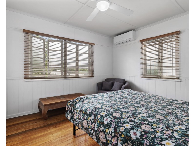 273 Bennetts Road, Norman Park QLD 4170