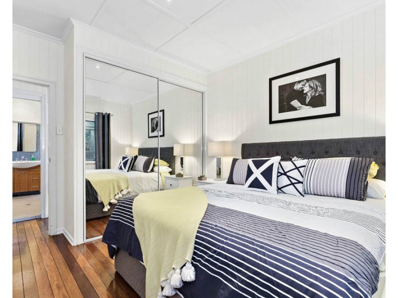 154 Boundary Road, Camp Hill QLD 4152