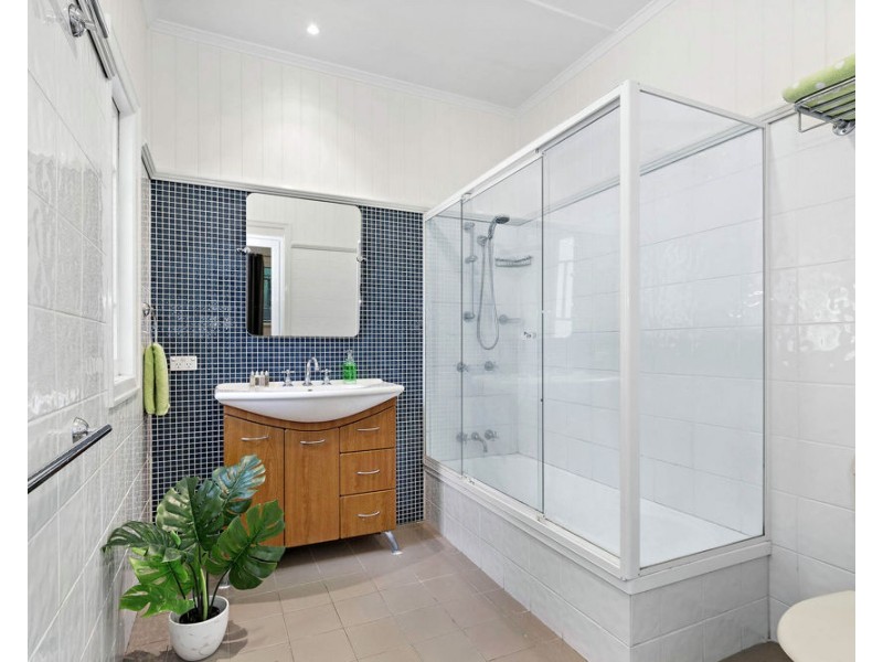 154 Boundary Road, Camp Hill QLD 4152