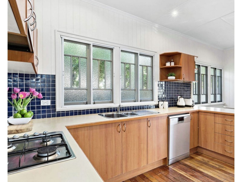 154 Boundary Road, Camp Hill QLD 4152