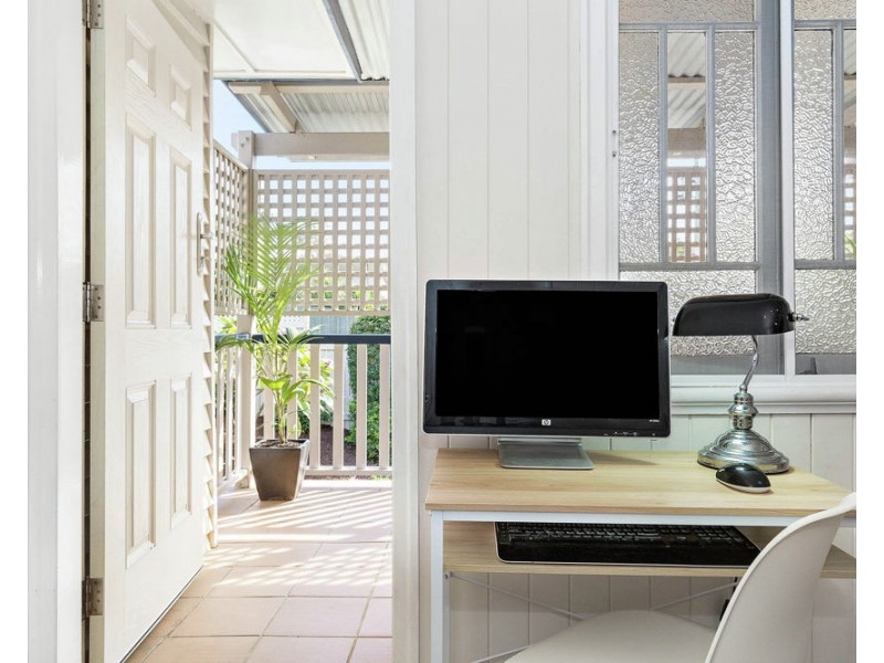 154 Boundary Road, Camp Hill QLD 4152