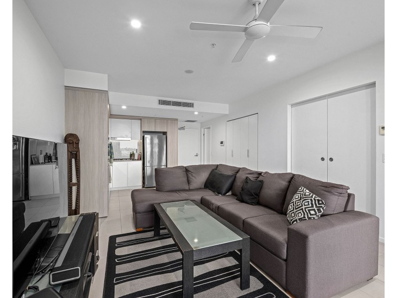 1078/123 Cavendish Road, Coorparoo QLD 4151