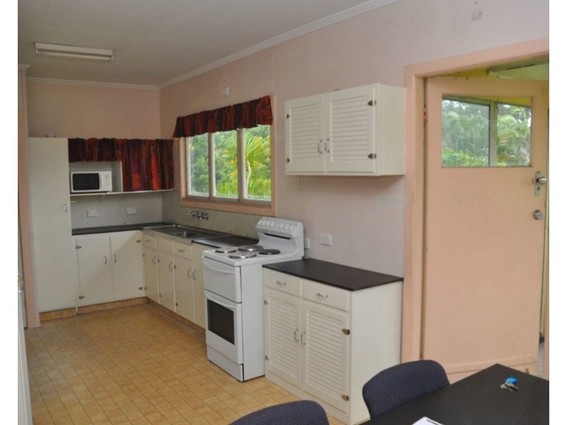 188 Nyleta St, Coopers Plains QLD 4108