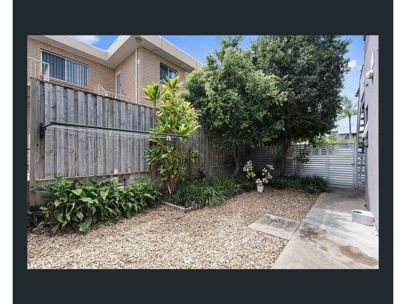 2/17 Frederick Street, Annerley QLD 4103