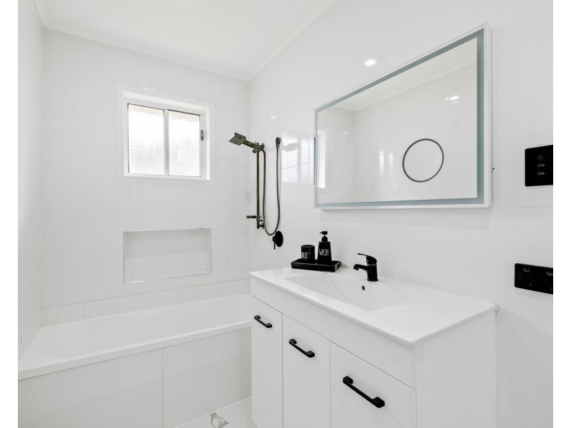 35 Dandelion Drive, Middle Ridge QLD 4350