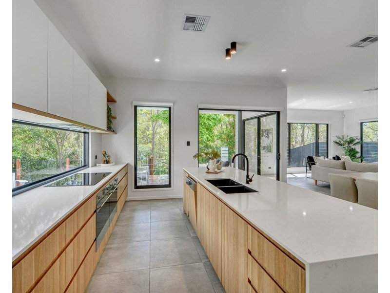 29A Almavale Street, Carindale QLD 4152