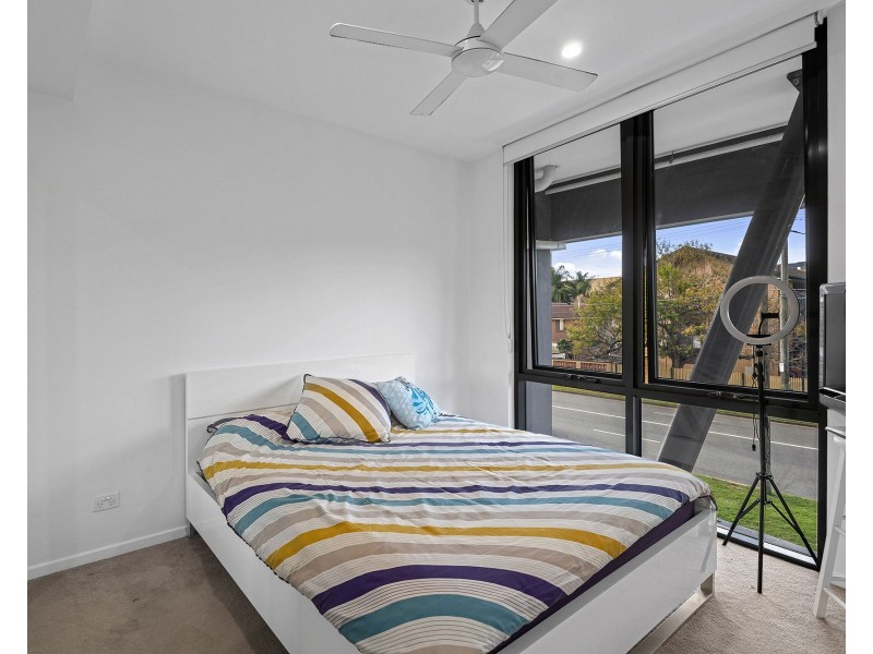 2011/123 Cavendish Road, Coorparoo QLD 4151