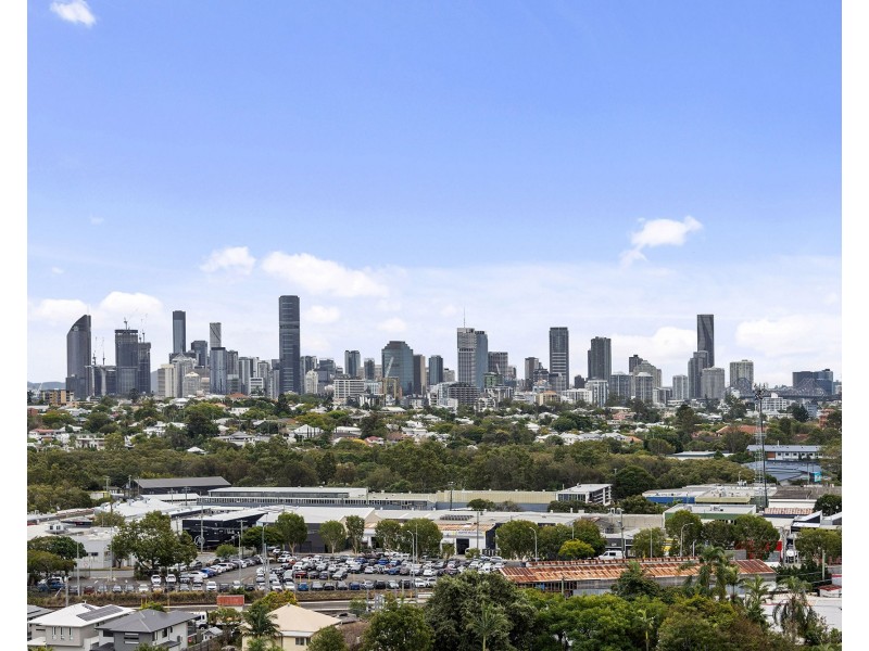 2011/123 Cavendish Road, Coorparoo QLD 4151