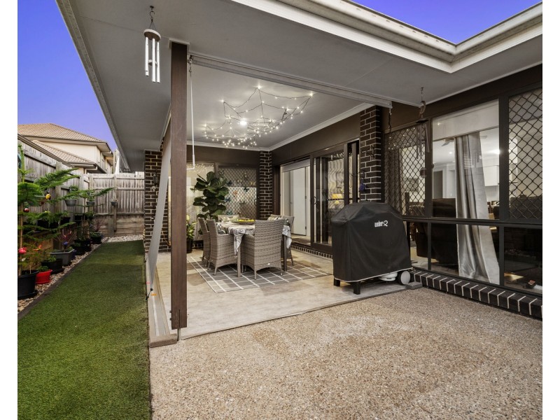 18 Basil Street, Springfield Lakes QLD 4300