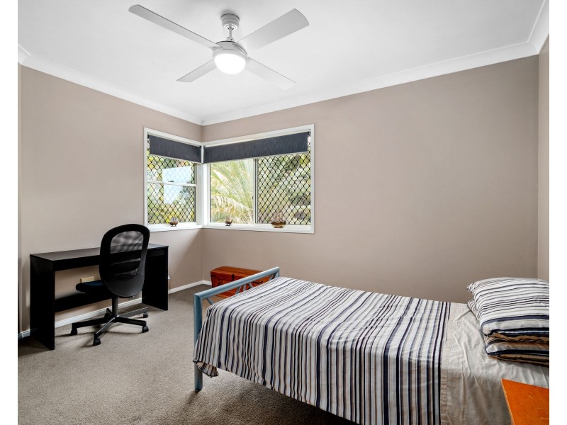 4 Fortrose Place, Ferny Grove QLD 4055