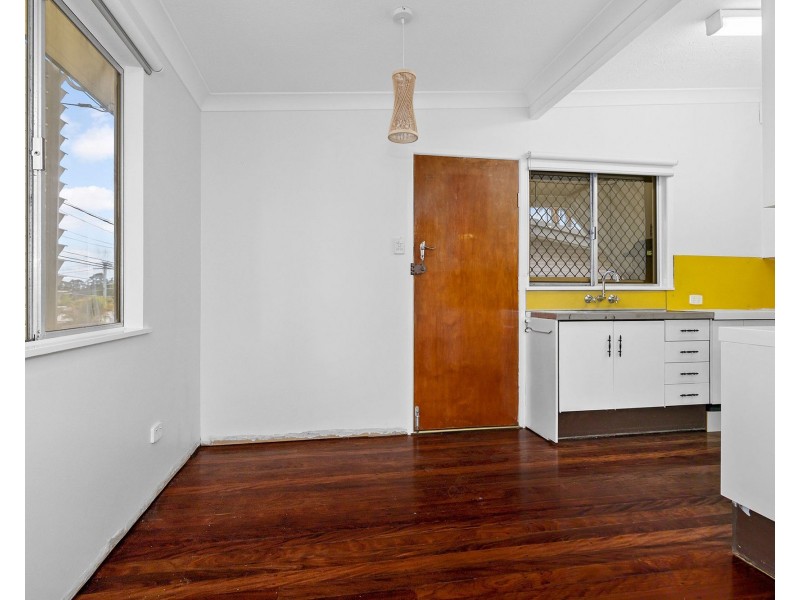 8 Suzanne Street, Wynnum West QLD 4178